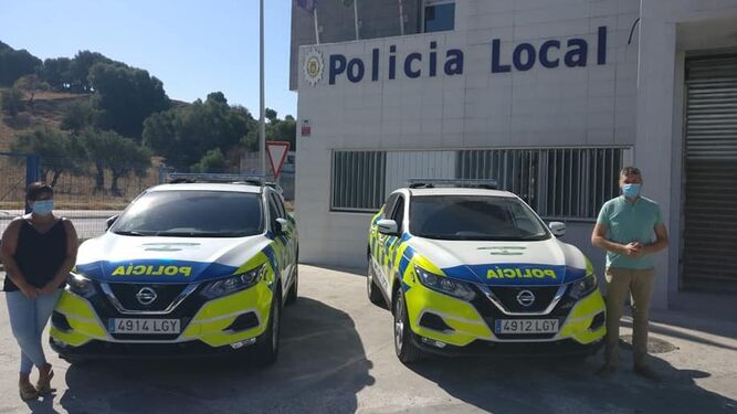 Los dos nuevos coches de la Policía Local de Jimena.
