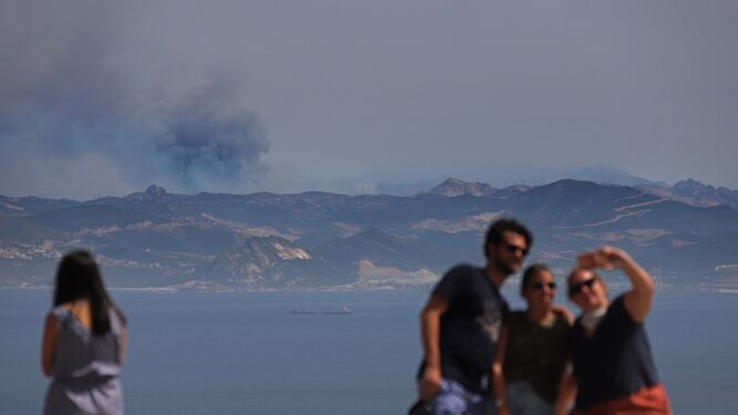 El incendio en Marruecos, visto desde el Campo de Gibraltar.
