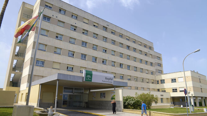 El hospital Punta de Europa en Algeciras, donde hay varios ingresos por COVID-19.