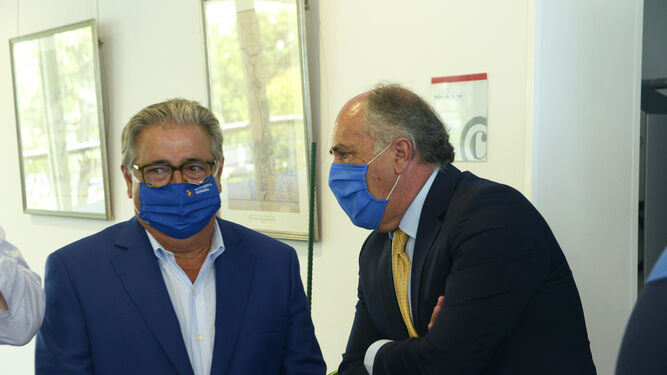 El eurodiputado Juan Ignacio Zoido, junto al alcalde de Algeciras, José Ignacio Landaluce