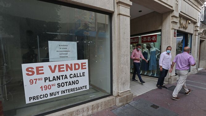 Un local comercial vacío en el centro de Algeciras