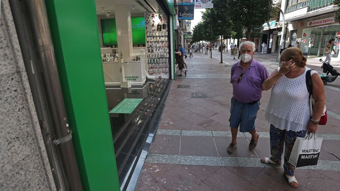 Situaci&oacute;n de incertidumbre en los comercios del centro de Algeciras