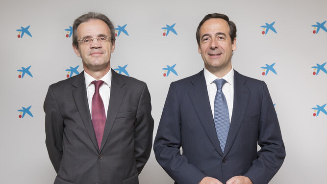 Jordi Gual, presidente de Caixabank, y Gonzalo Gortázar, consejero delegado de la entidad.