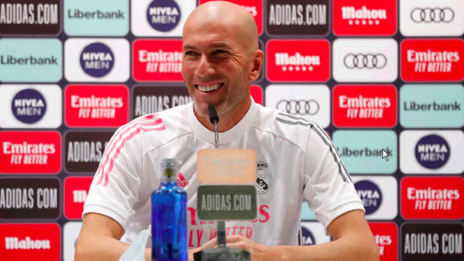Zidane habla en rueda de prensa.