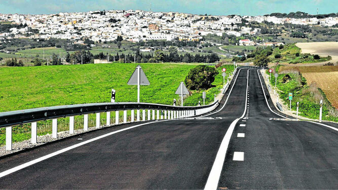Estado que presenta la carretera A-2223 en sus primeros cuatro kilómetros que han sido mejorados por Fomento.