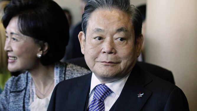 Muere Lee Kun-hee, presidente de Samsung y la mayor fortuna de Corea del Sur