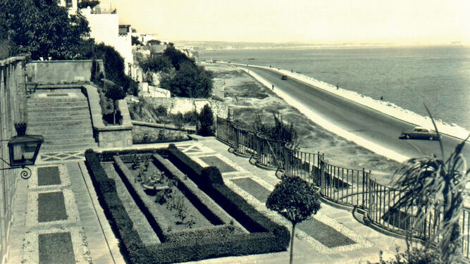 El Paseo Marítimo visto desde las Escalinata hacia 1957.