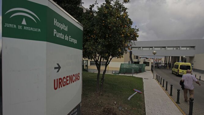 El acceso a Urgencias del hospital Punta de Europa.