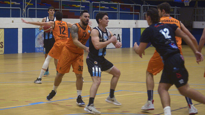Fotos del partido entre Uni&oacute;n linense de baloncesto-Melilla