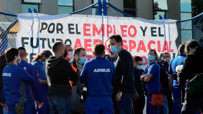 Concentración de trabajadores en Airbus Puerto Real, este lunes
