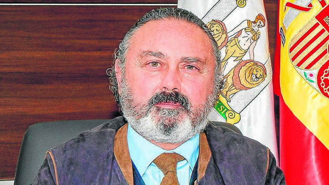 Dr. Ángel Carrero.