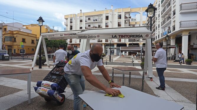 Los bares de Algeciras preparando sus terrazas para la fase 1