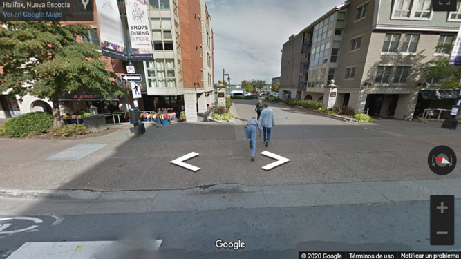 La caída de un hombre en plena calle pillada por el StreetView de Google se vuelve viral