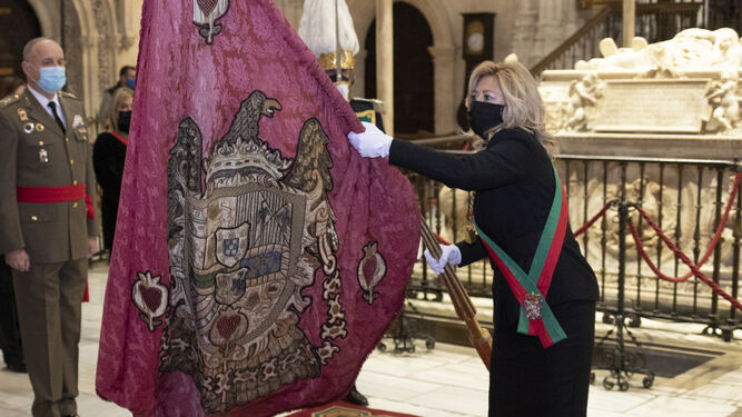Fotos de la Toma de Granada: La tremolación más íntima del Pendón en el interior de la Capilla Real