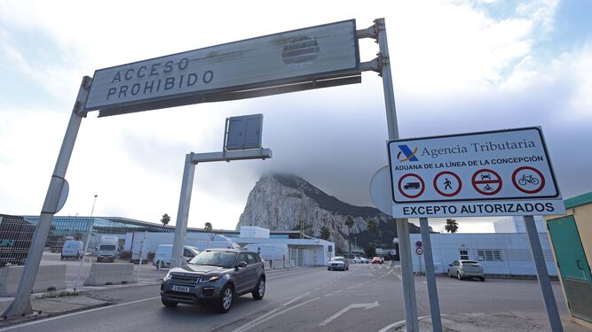La frontera entre España y Gibraltar en La Línea.