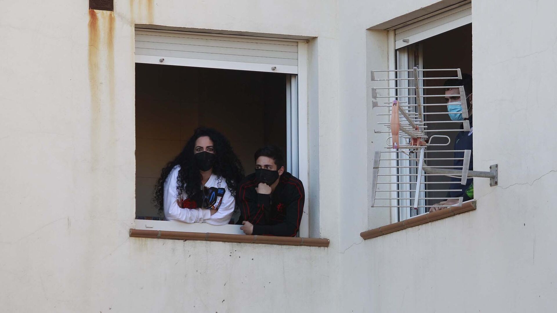 El desalojo de 22 familias de tres edificios 'okupados' en La L&iacute;nea, aplazado al 4 de marzo