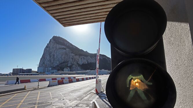 La entrada a Gibraltar desde La Línea a través del aeropuerto.
