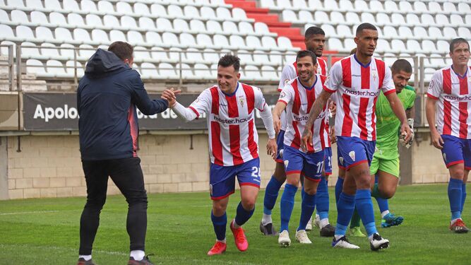 Juan Serrano celebra su último gol con el Algeciras.