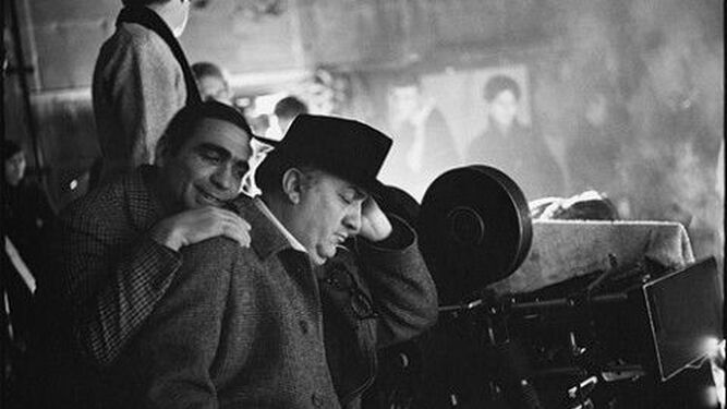 Giuseppe Rottuno (izquierda) con Federico Fellini durante el rodaje de 'Satiricón'.