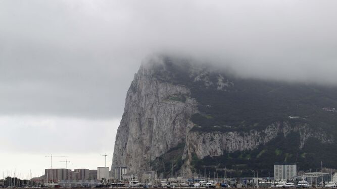 El Peñón de Gibraltar, visto desde La Línea