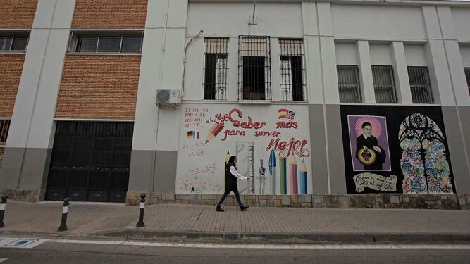 Fachada del colegio Huerta de la Cruz, en Algeciras.