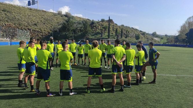 La plantilla de Las Palmas Atlético, este lunes en Marbella.