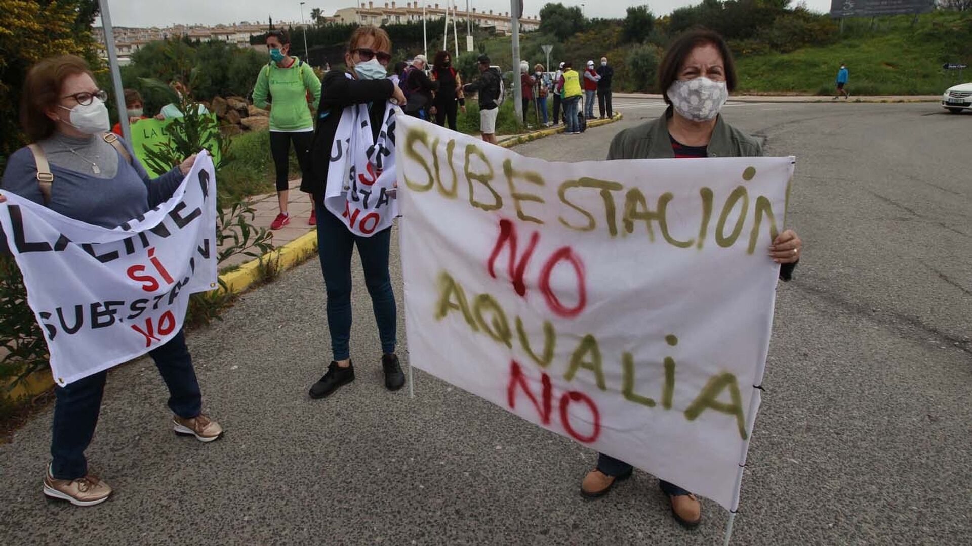 Las fotos de la marcha en contra del proyecto de Red El&eacute;ctrica en Los Portichuelos
