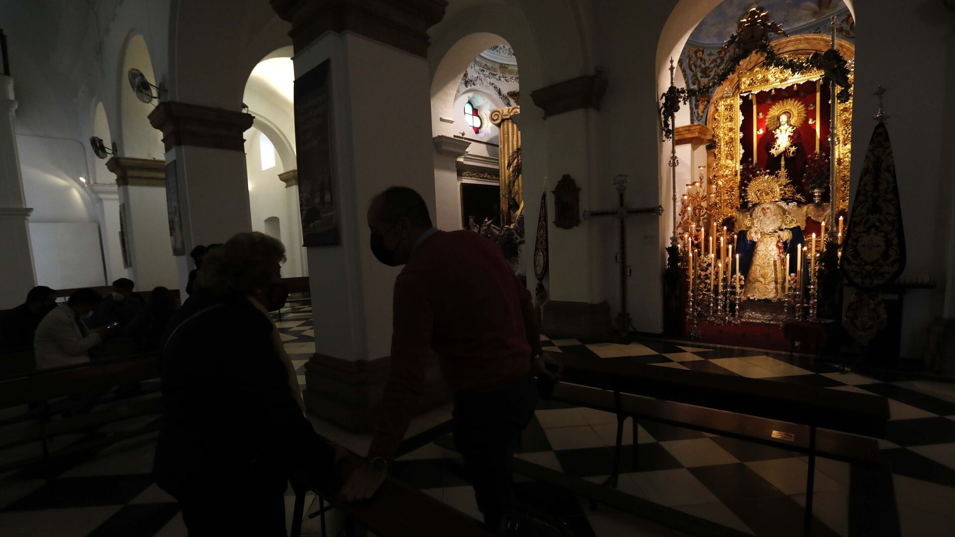 Fotos del Miercoles Santo en Los Barrios:  Cristo de Medinaceli y Mar&iacute;a Sant&iacute;sima de la Paz
