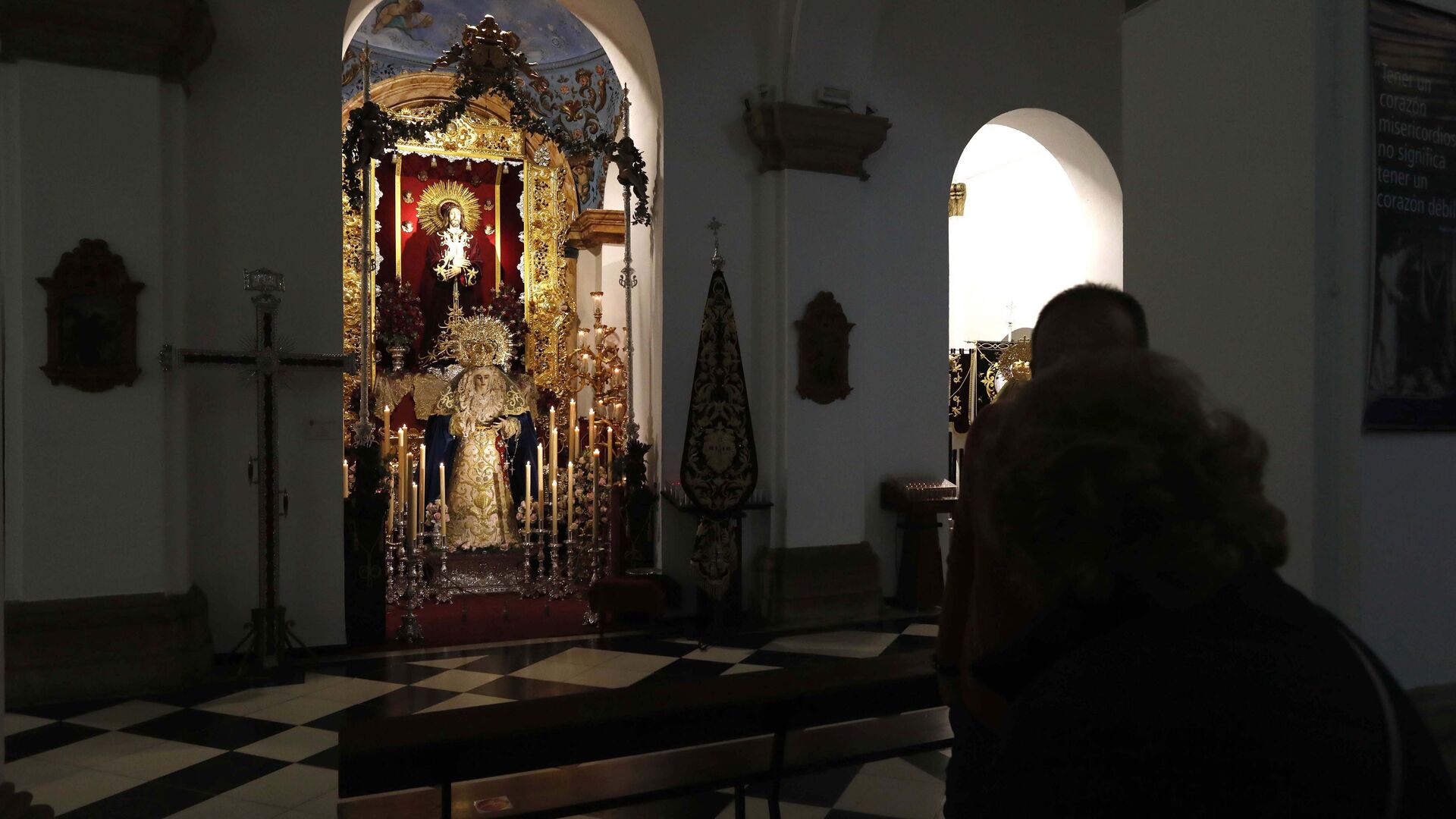 Fotos del Miercoles Santo en Los Barrios:  Cristo de Medinaceli y Mar&iacute;a Sant&iacute;sima de la Paz