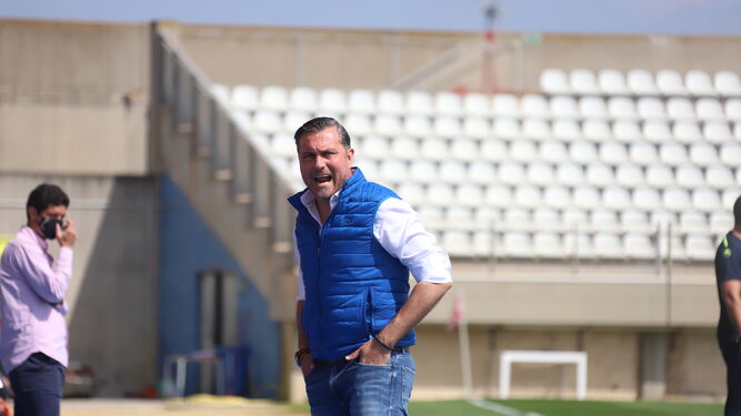 Ruano, técnico del Betis Deportivo, en el Nuevo Mirador.