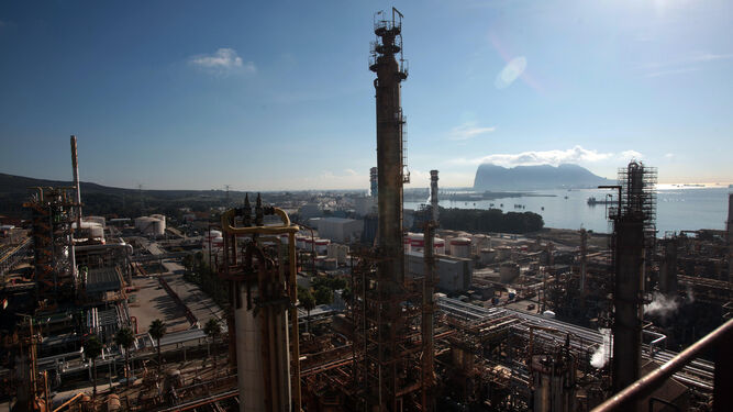 Instalaciones de la refinería Gibraltar-San Roque de Cepsa.
