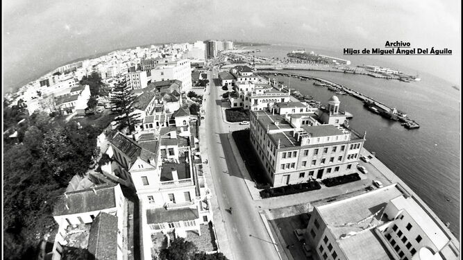 Vista área de Algeciras en 1975.