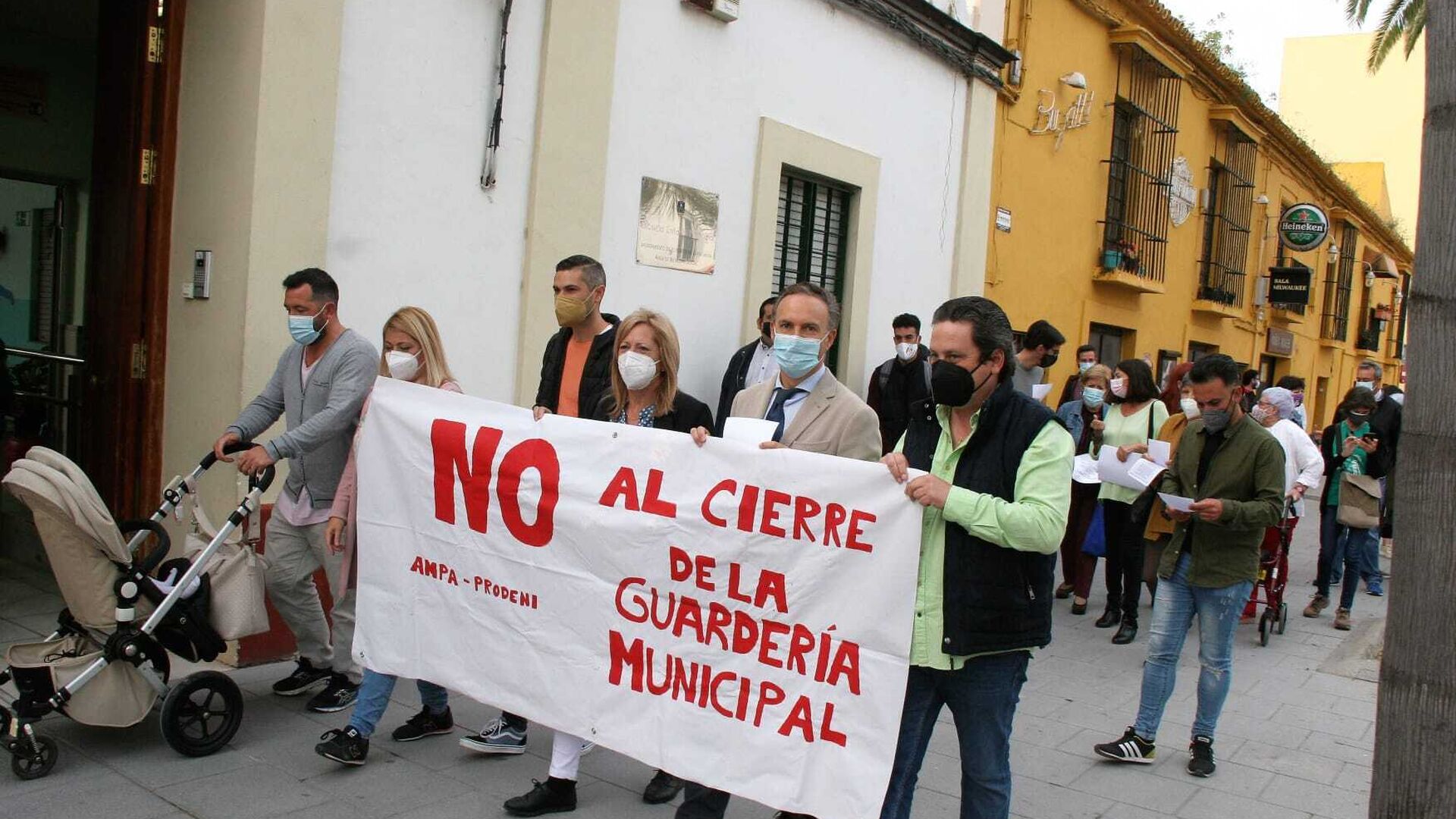 El Puerto: Concentraci&oacute;n contra el cierre de la guarder&iacute;a municipal