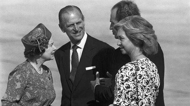 La reina británica y su marido en su visita a España en 1988 con los Reyes