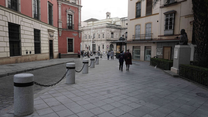 El entorno del monumento a Cervantes tras su reurbanización.
