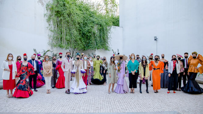 Diseñadores de España e Italia protagonizan el encuentro Premier Lunar con la moda flamenca como protagonista.