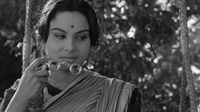 'Charulata' (1964), la gran obra maestra del indio Ray, también vuelve a la cartelera.