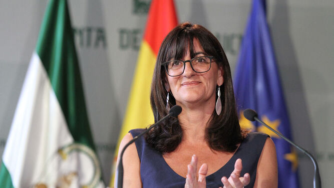 La rectora María Antonia Peña.
