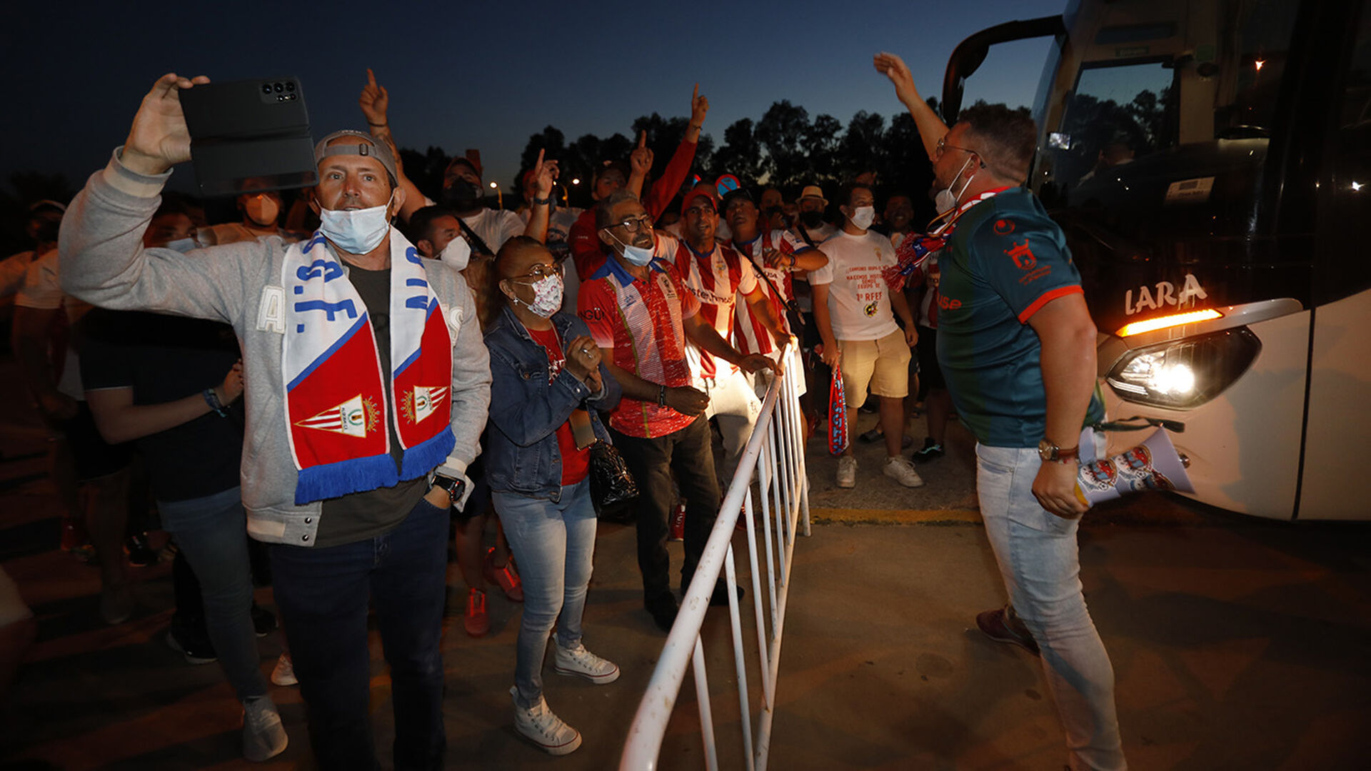 Las fotos de la llegada de los jugadores del Algeciras CF