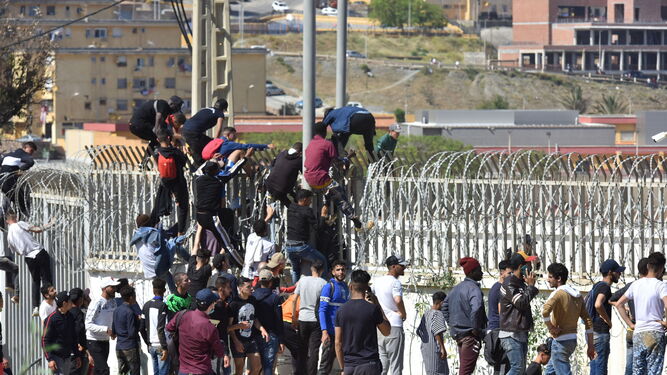 Marruecos cierra los accesos fronterizos e interrumpe el éxodo migratorio