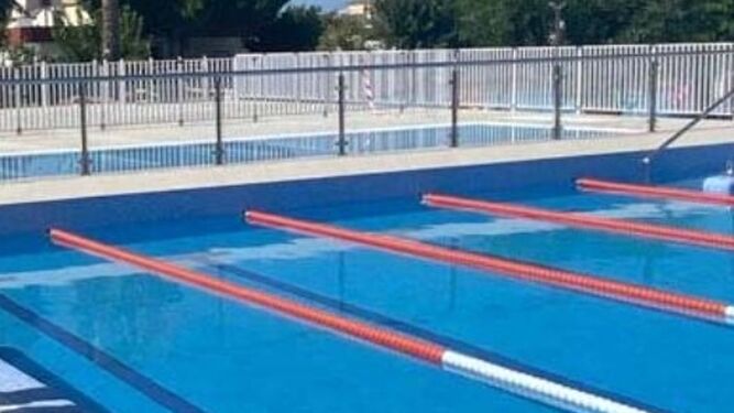 El Ayuntamiento firmará un convenio con el colegio y el AMPA de La Algaida para el funcionamiento de la nueva piscina.