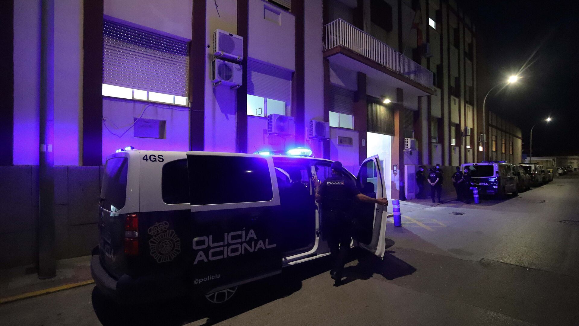 Fotos de una noche de patrulla con la Polic&iacute;a Nacional en La L&iacute;nea