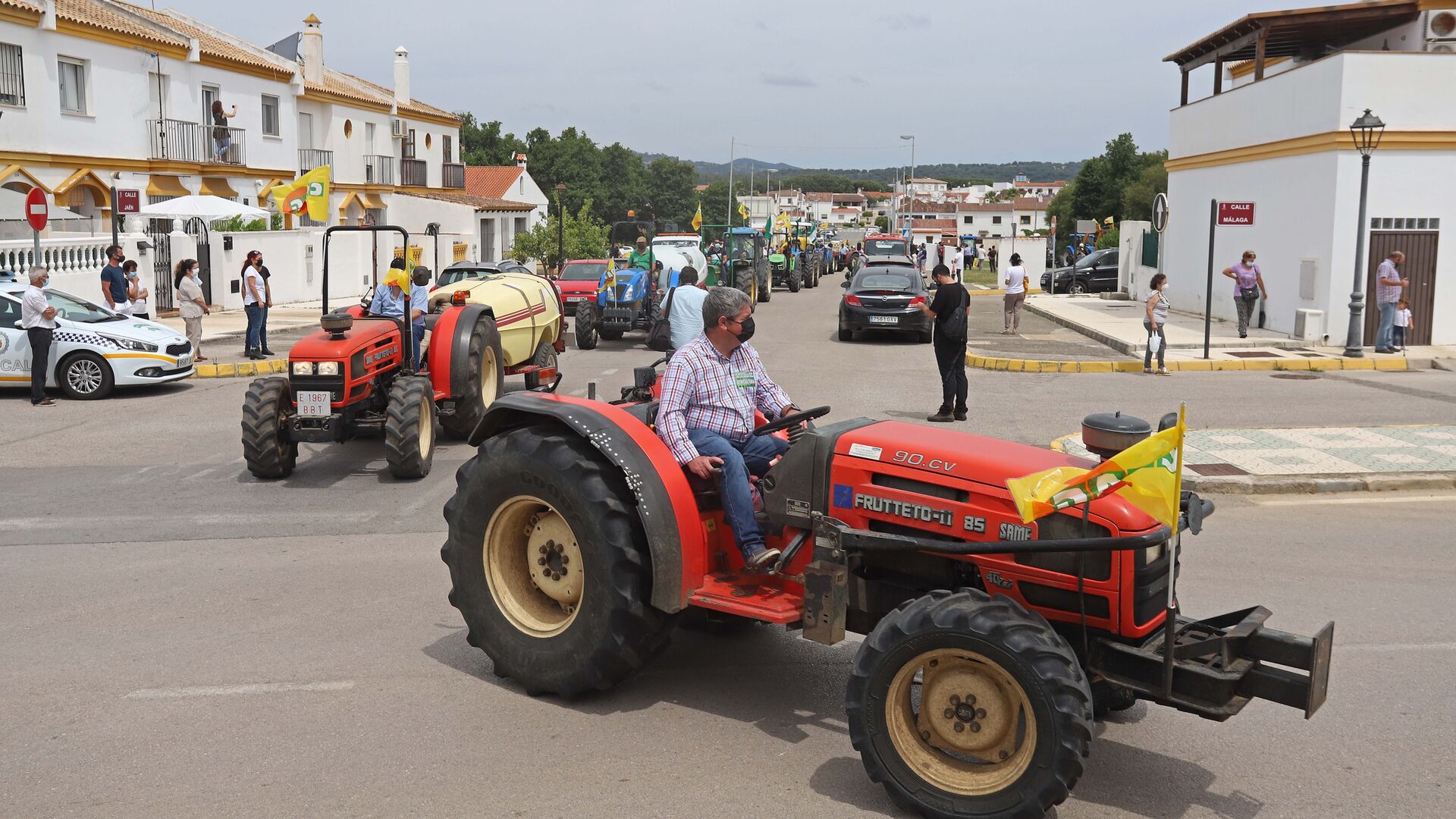 Fotos de la tractorada contra las fotovoltaicas en Castellar