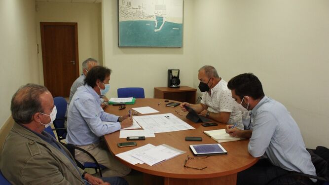 La reunión entre la Agencia Pública de Puertos de Andalucía y OPP72.