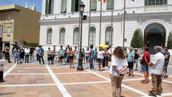 La concentración contra el parón de actividades culturales celebrada en la plaza de Isaac Peral.