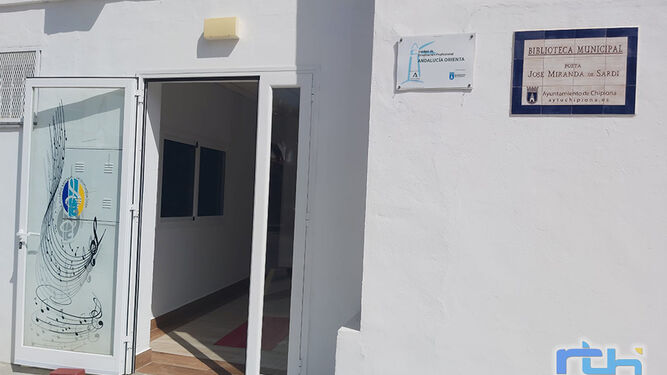 Las nuevas instalaciones del programa Andalucía Orienta se encuentran junto a la piscina cubierta municipal.
