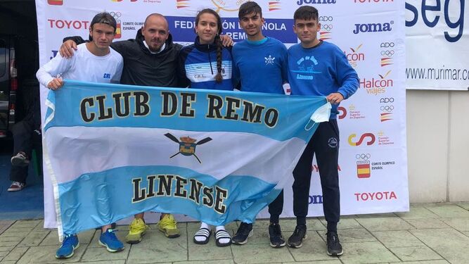 La expedición del Club de Remo Linense, en Vizcaya