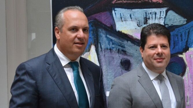 El alcalde de San Roque, Juan Carlos Ruiz Boix y el ministro principal de Gibraltar, Fabián Picardo
