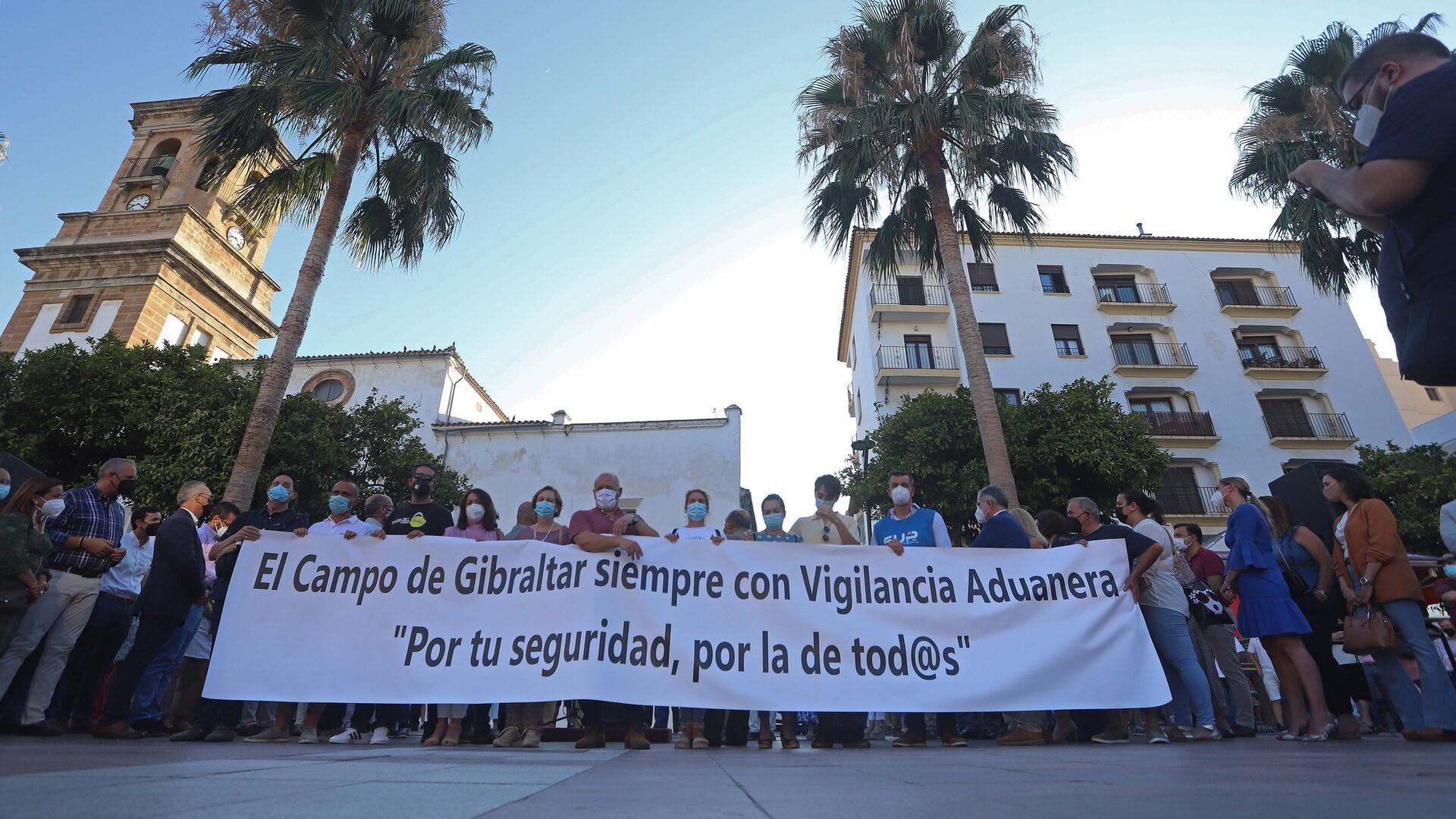 Fotos de la concentraci&oacute;n en homenaje a Jos&eacute; Luis Dom&iacute;nguez Iborra en Algeciras