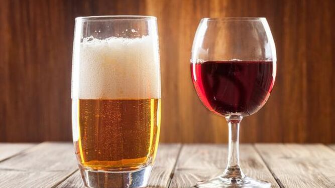 Qué engorda menos y es más saludable, ¿una cerveza o una copa de vino?